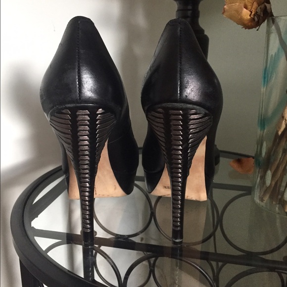 Vince Camuto Shoes - Vince Camuto Heels size 8.5 (38.5)