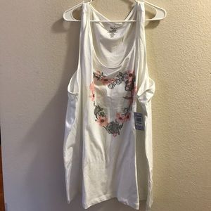 Torrid White Floral Heart Tank - Size 4