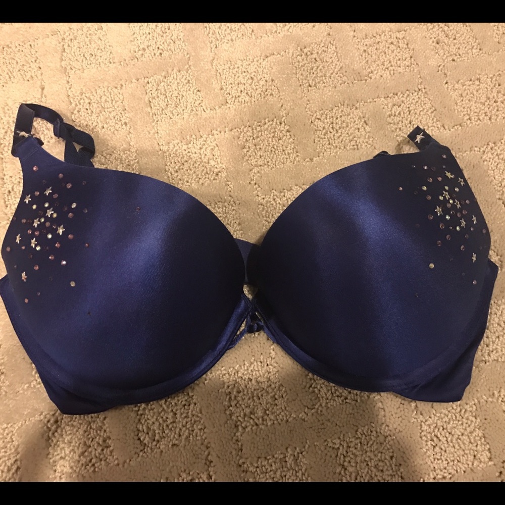 ❗️SALE ❗️VICTORIA SECRET BLUE STUDDED PUSH UP BRA