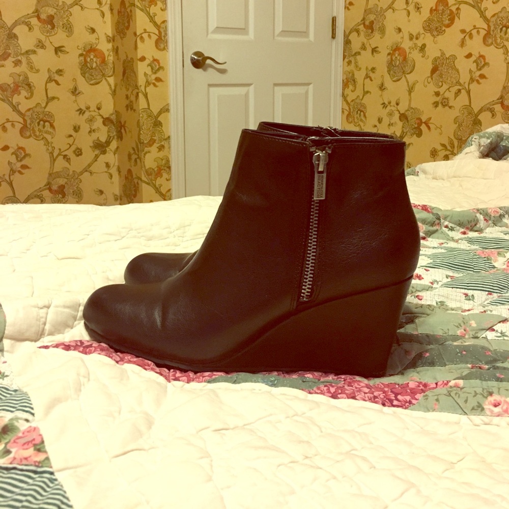 Kenneth Cole Reaction Wedge Booties