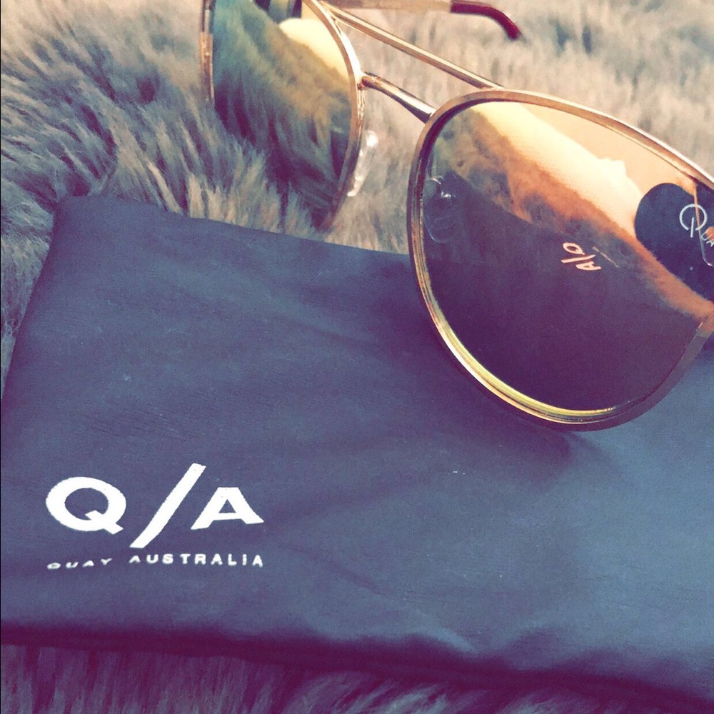 QUAY ROSE GOLD SUNGLASSES - Picture 3 of 3