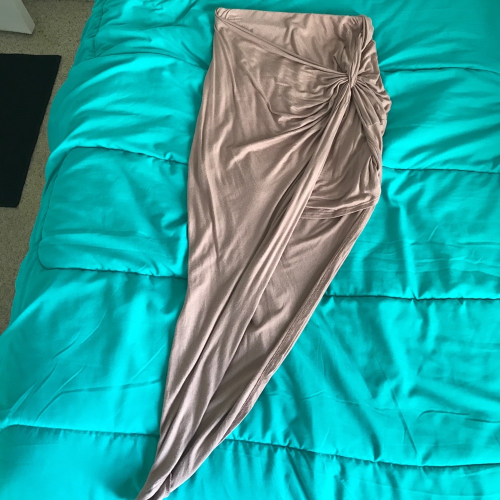 Asymmetrical skirt