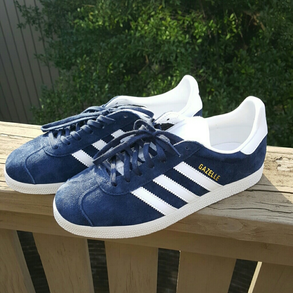 Adidas Gazelle Shoes (Women Size 7)