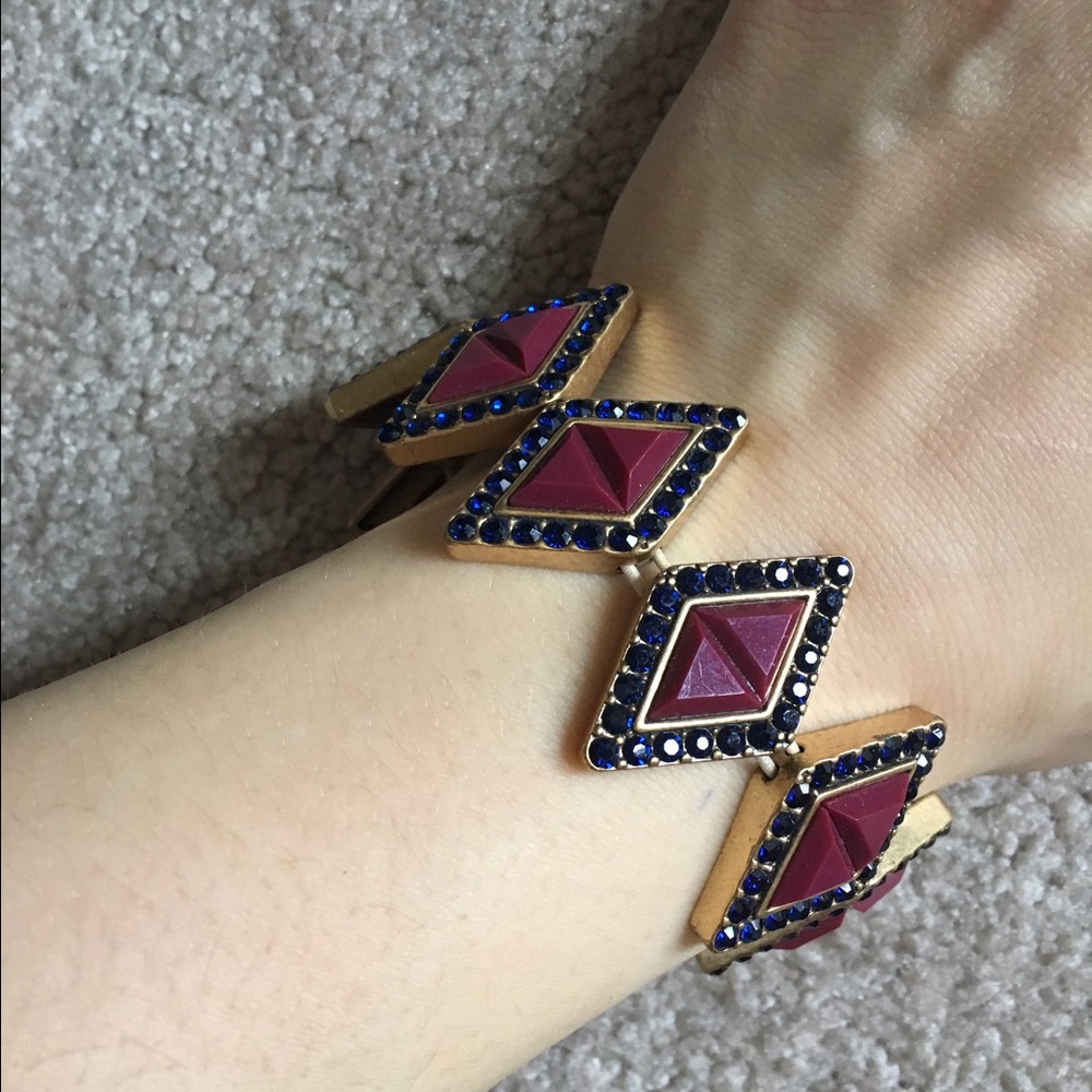 Stretchy diamond shaped bracelet