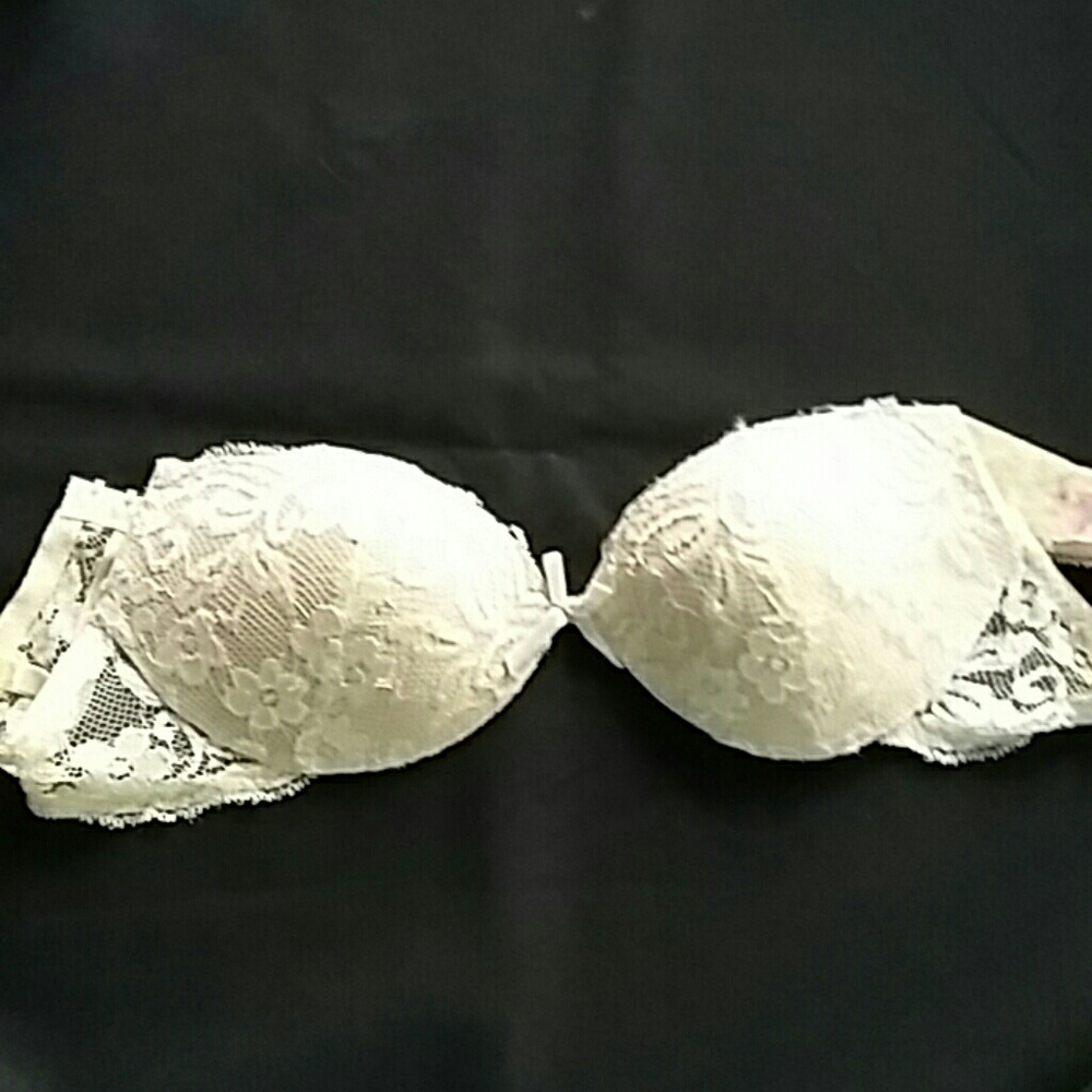Lace wire-free strapless bra