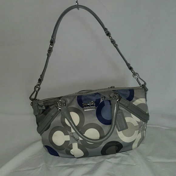 Authentic Coach purse !!! - Picture 2 of 4