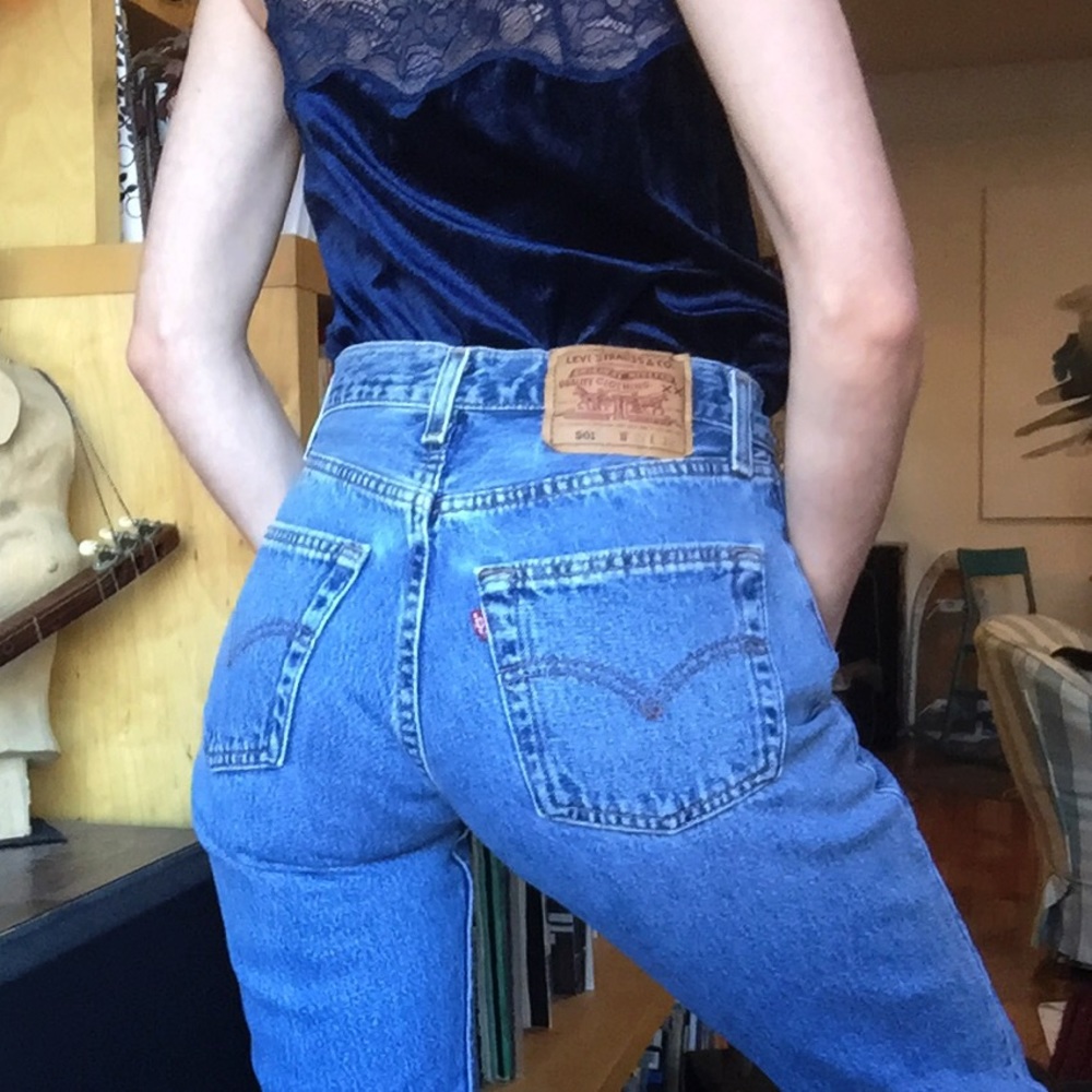 🚫SOLD🚫❄️Vintage 501 Light/Medium Wash Levi's 25
