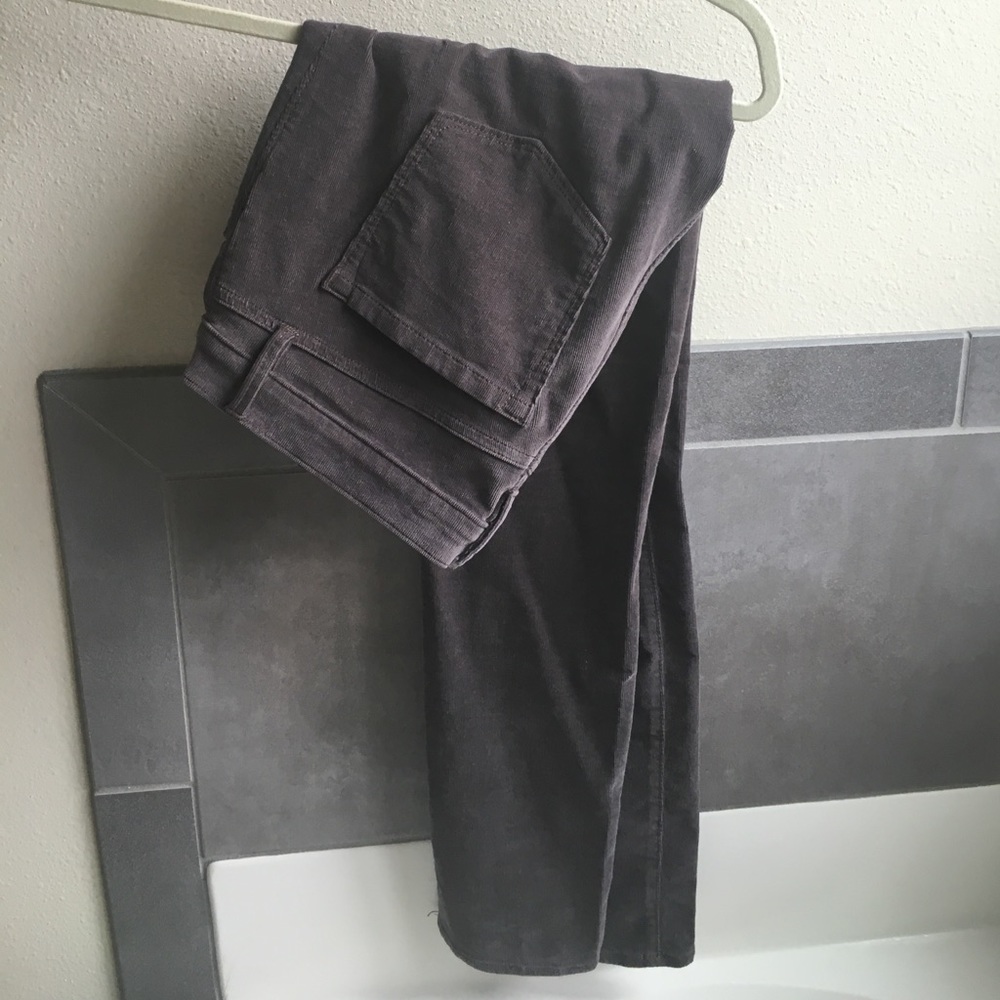 🆕 grey loft skinny pants