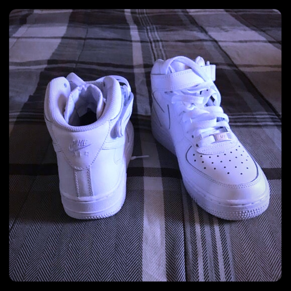 Brand new Air Force one boy size 5.5