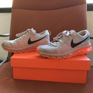 Nike Flyknit Max Size 8