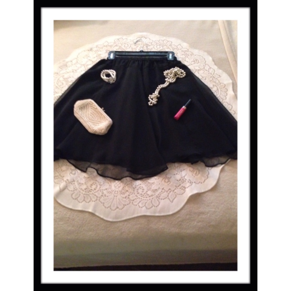 🌹🌹HP FLIRTY SKIRT 🌹🌹