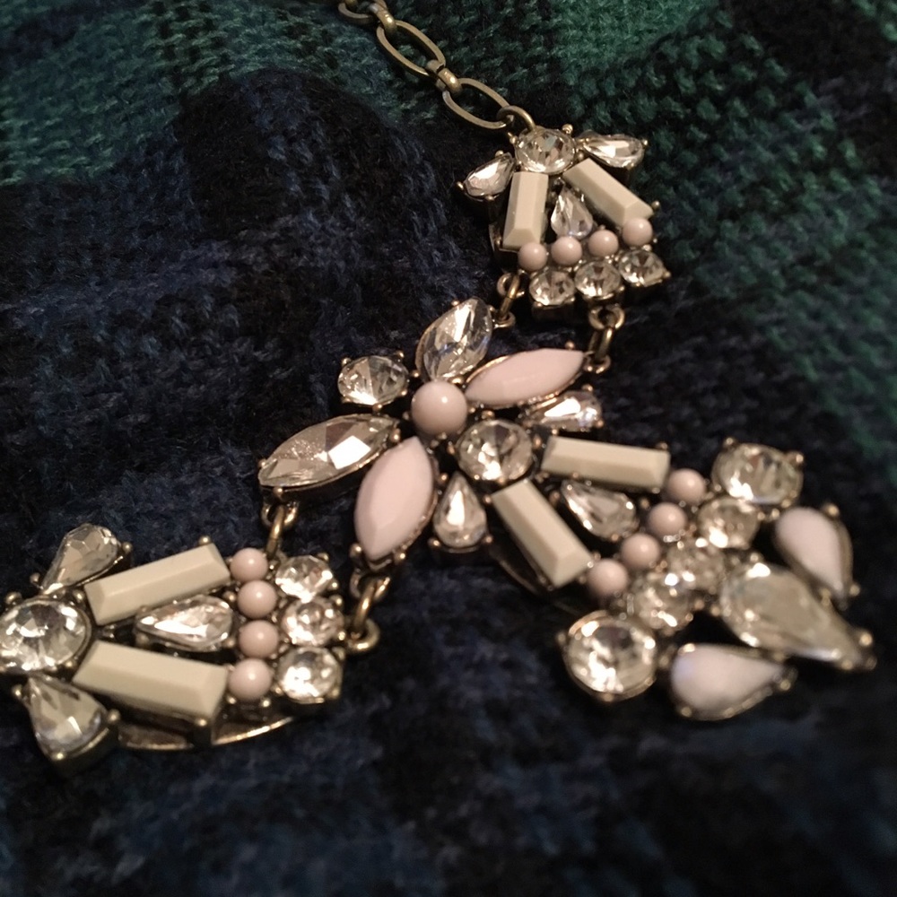 SOLD JEWELMINT statement necklace!