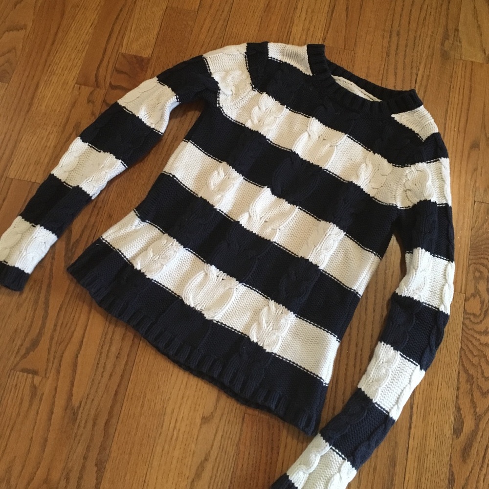 Old Navy sweater