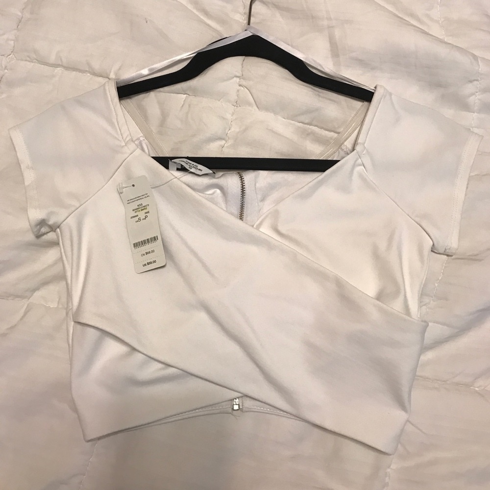 Off shoulder wrap crop top