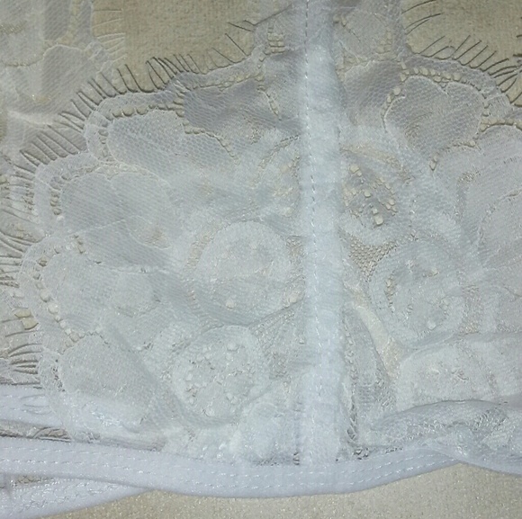 ⚡CLEARANCE⚡LAST 1 Sexy Lacey Eyelet Bralette WHITE - Picture 4 of 5