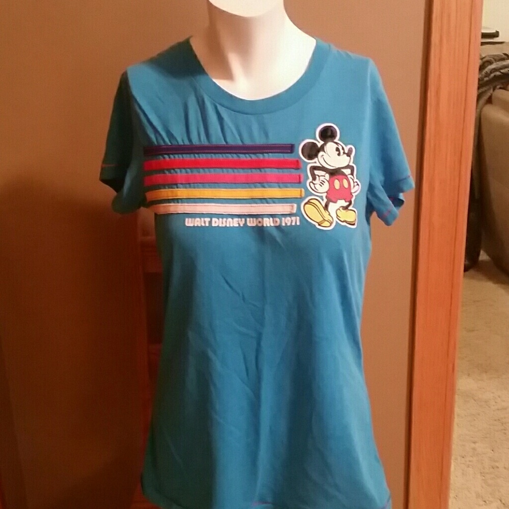Super cute Walt Disney world 1971 tshirt
