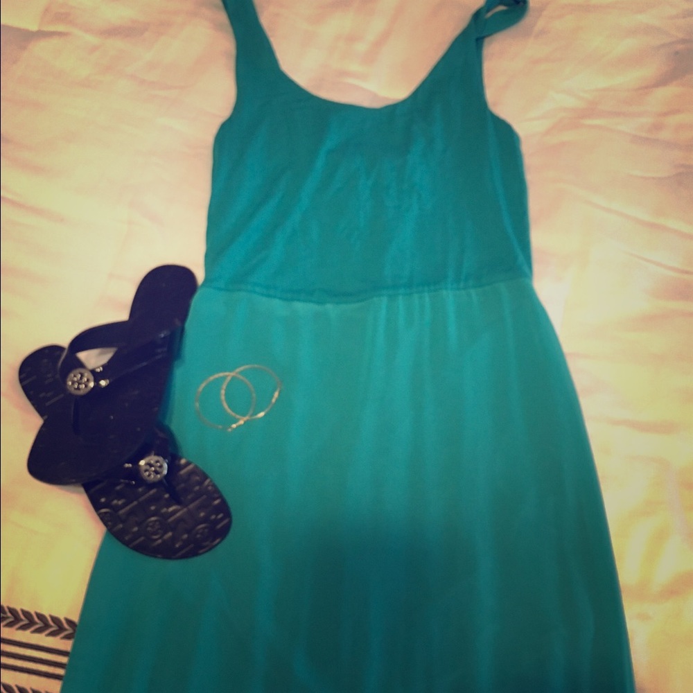 Green maxi dress