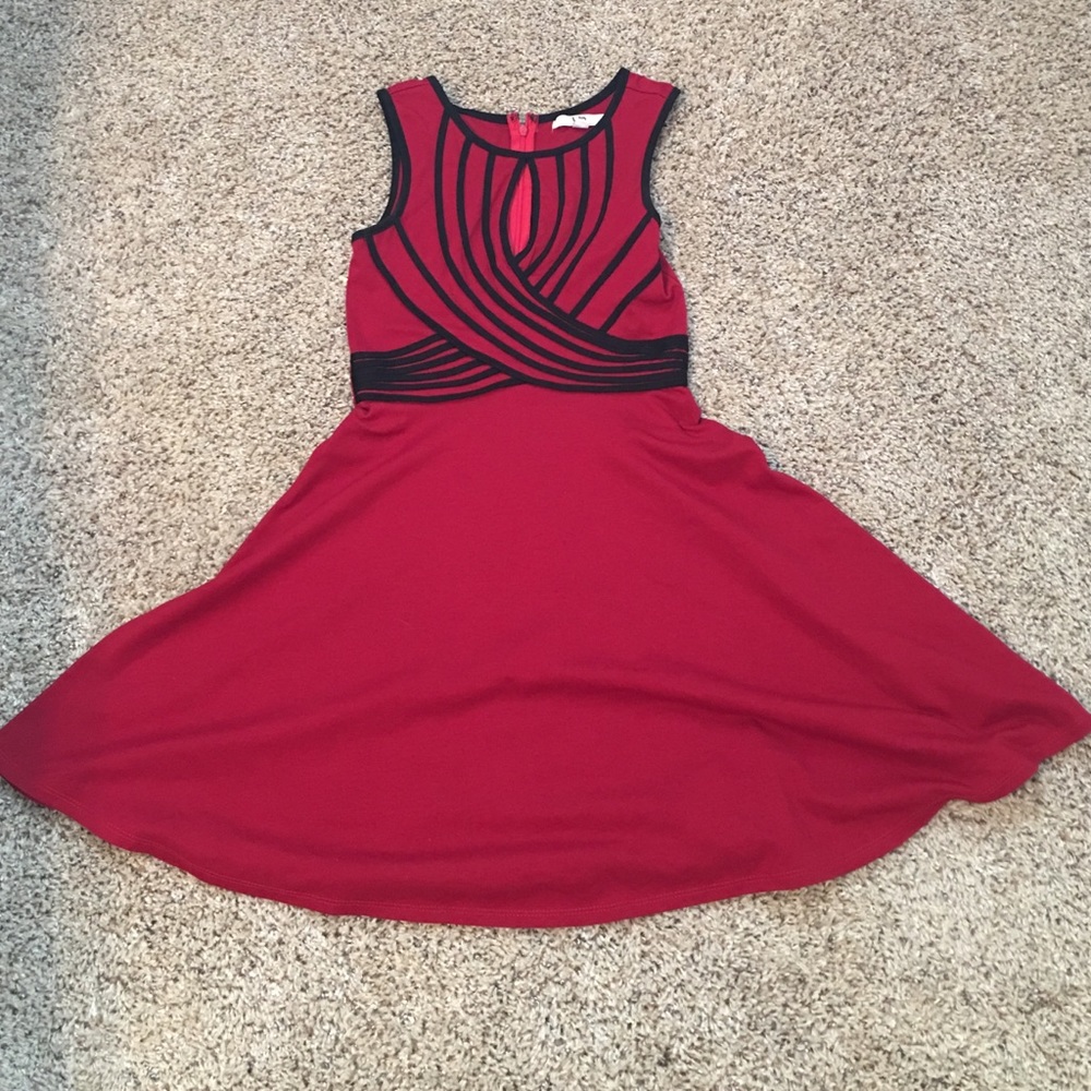 Ya Los Angeles Red and Black Keyhole Front Dress
