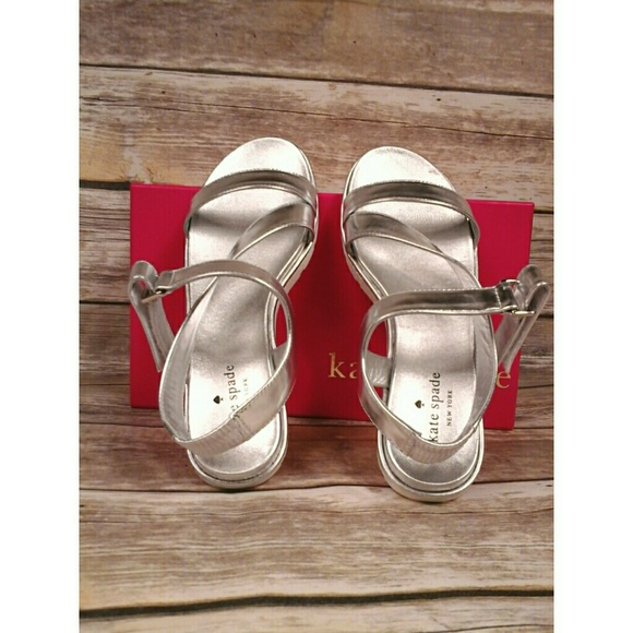 SOLD KATE SPADE Mckee Flat Sandal Silver Leather - Picture 6 of 8