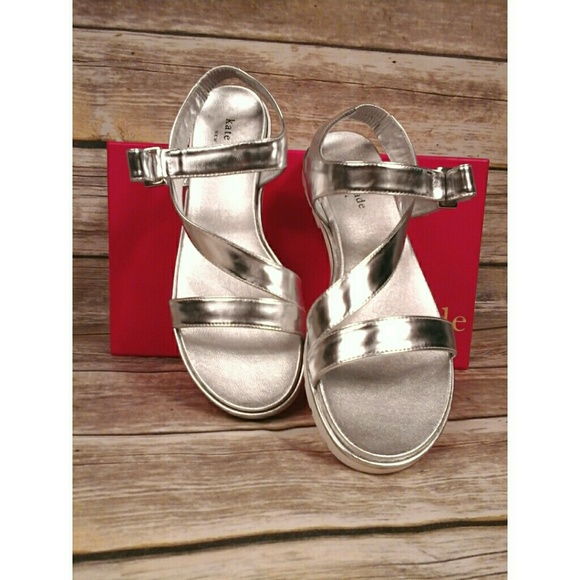SOLD KATE SPADE Mckee Flat Sandal Silver Leather - Picture 7 of 8