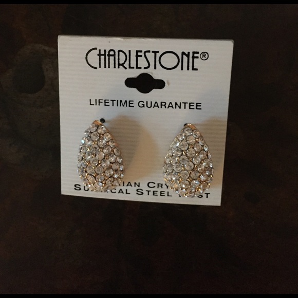 Austrian crystal post earrings - Picture 3 of 3