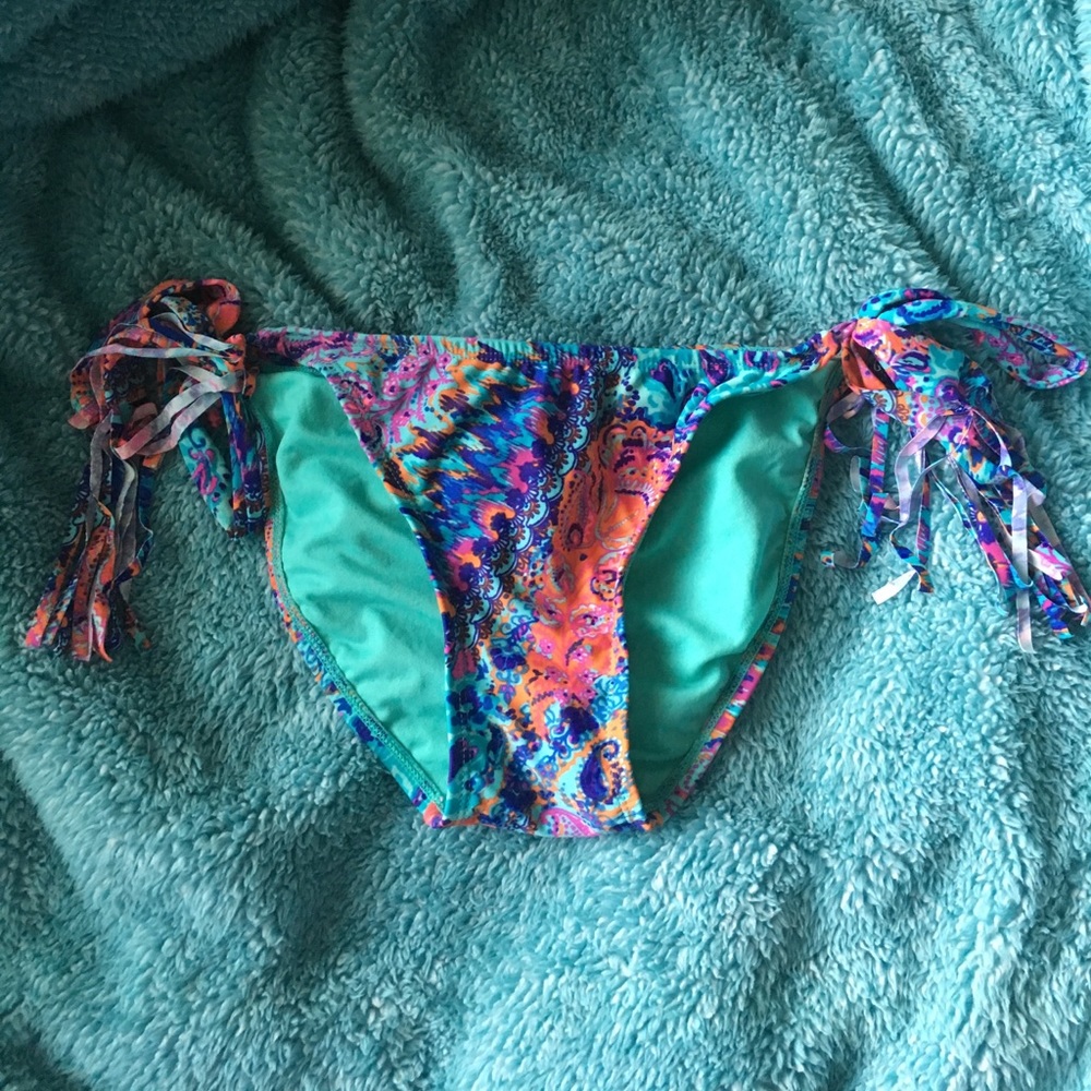 Paisley side tie bikini bottoms! Size medium
