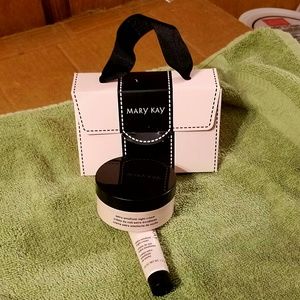 Mary kay extra emollient travel set