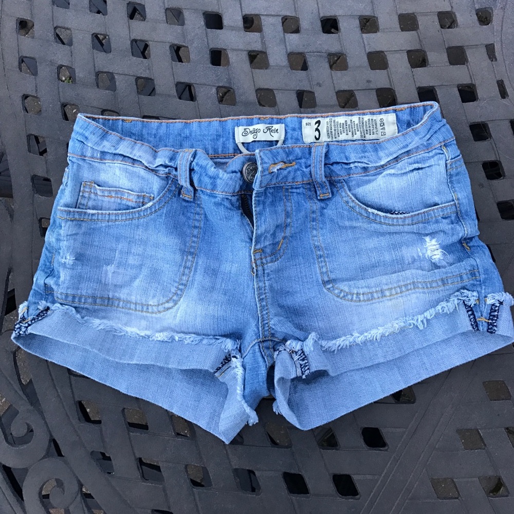 ✨DRDIGO REIN -- cutoff denim shorts✨