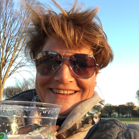 Meet your Posher, Robin - Picture 4 of 8