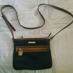 MICHAEL KORS CROSSBOW HANDBAG