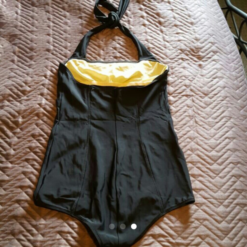 *SOLD* Retro One Piece Swimsuit - Picture 3 of 4