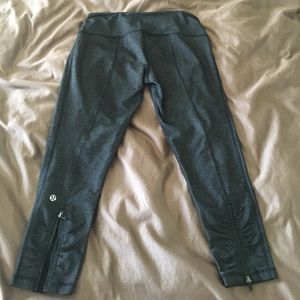 Lululemon zipper back crop leggings