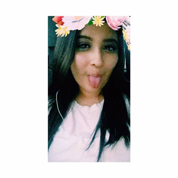 Meet your Posher, Daniela - Picture 1 of 1