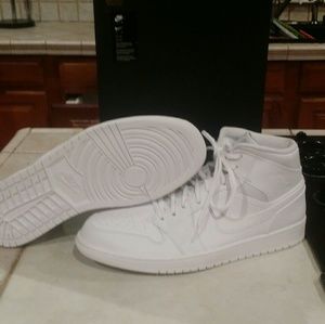 NIKE Air Jordan 1 triple white size 12