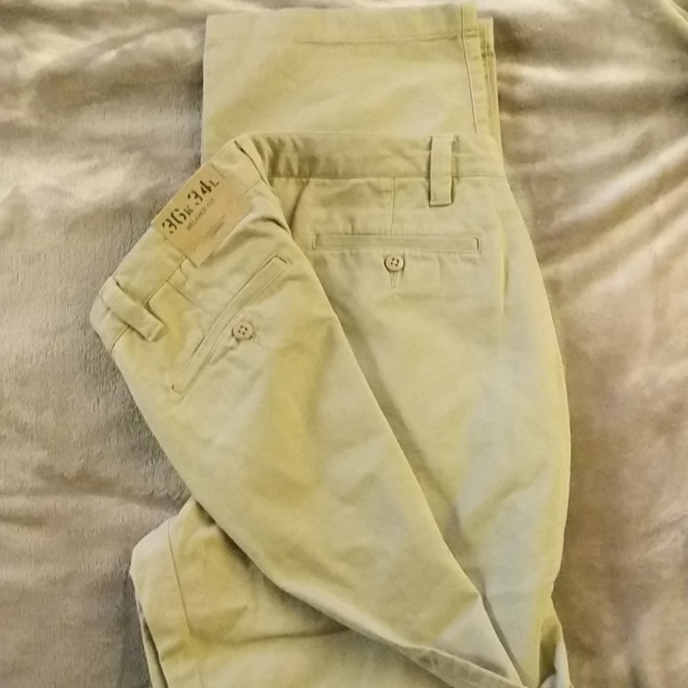 Relaxed fit khakis
