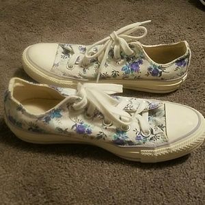 SALE* Floral Print Converse