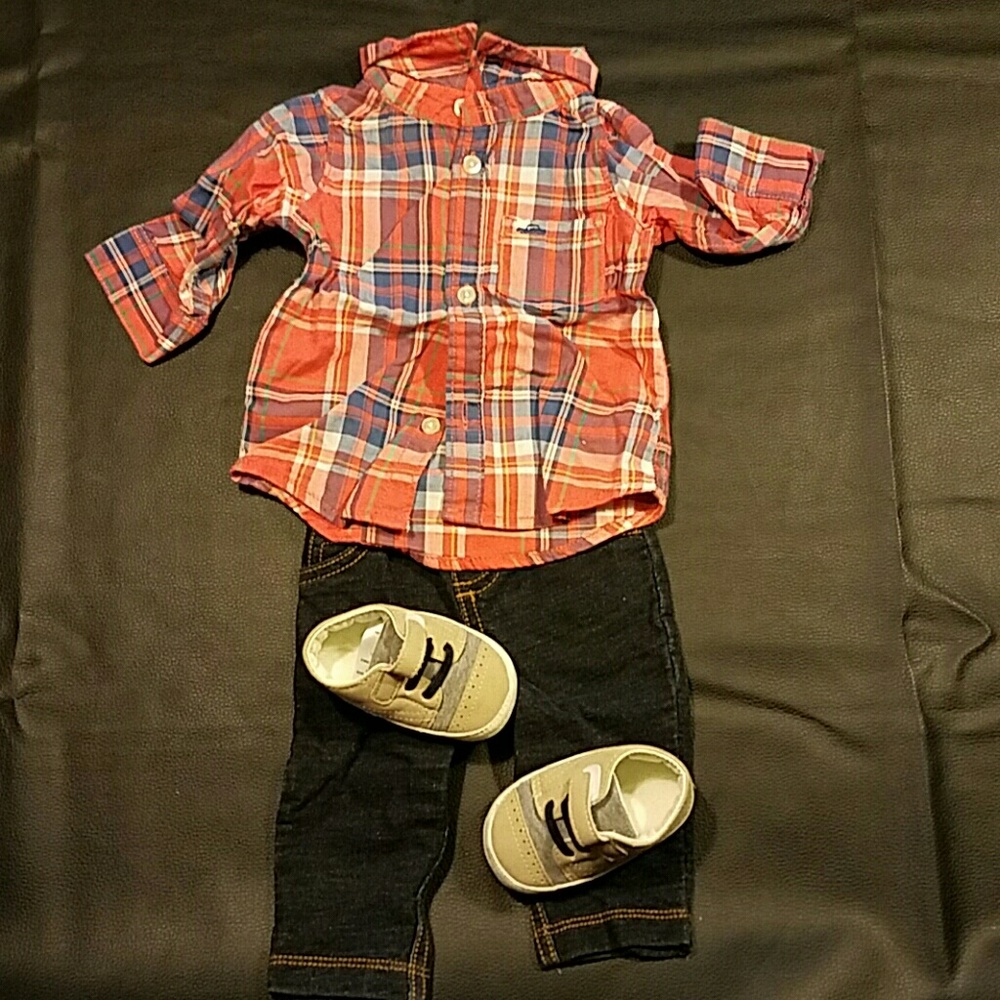 2 Baby boy outfits size 3 months