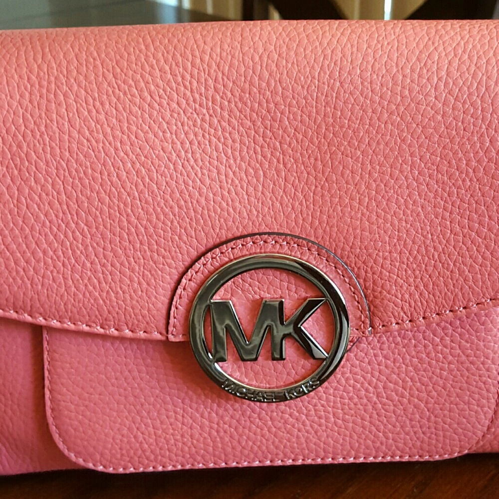 Brand new Michael Kors Margo Real leather crossbod