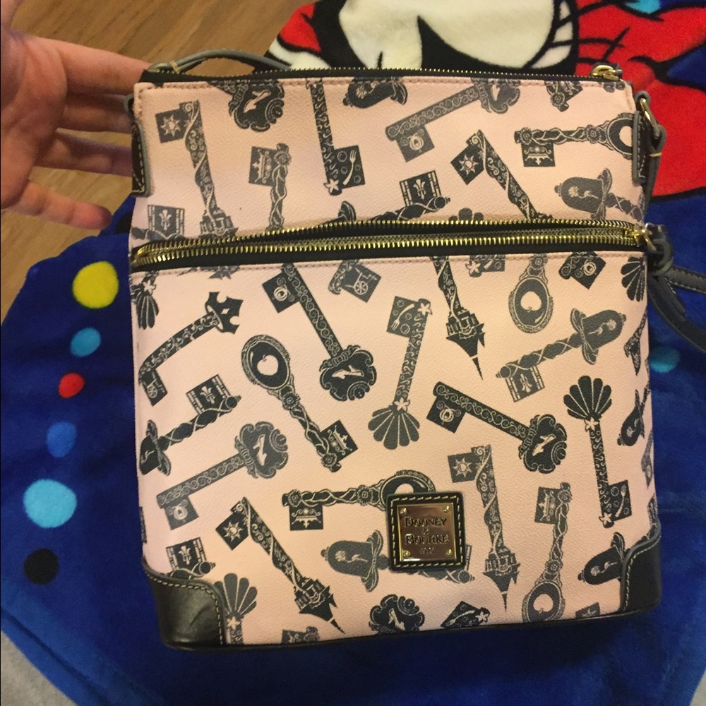 Keys Dooney & Bourke Purse