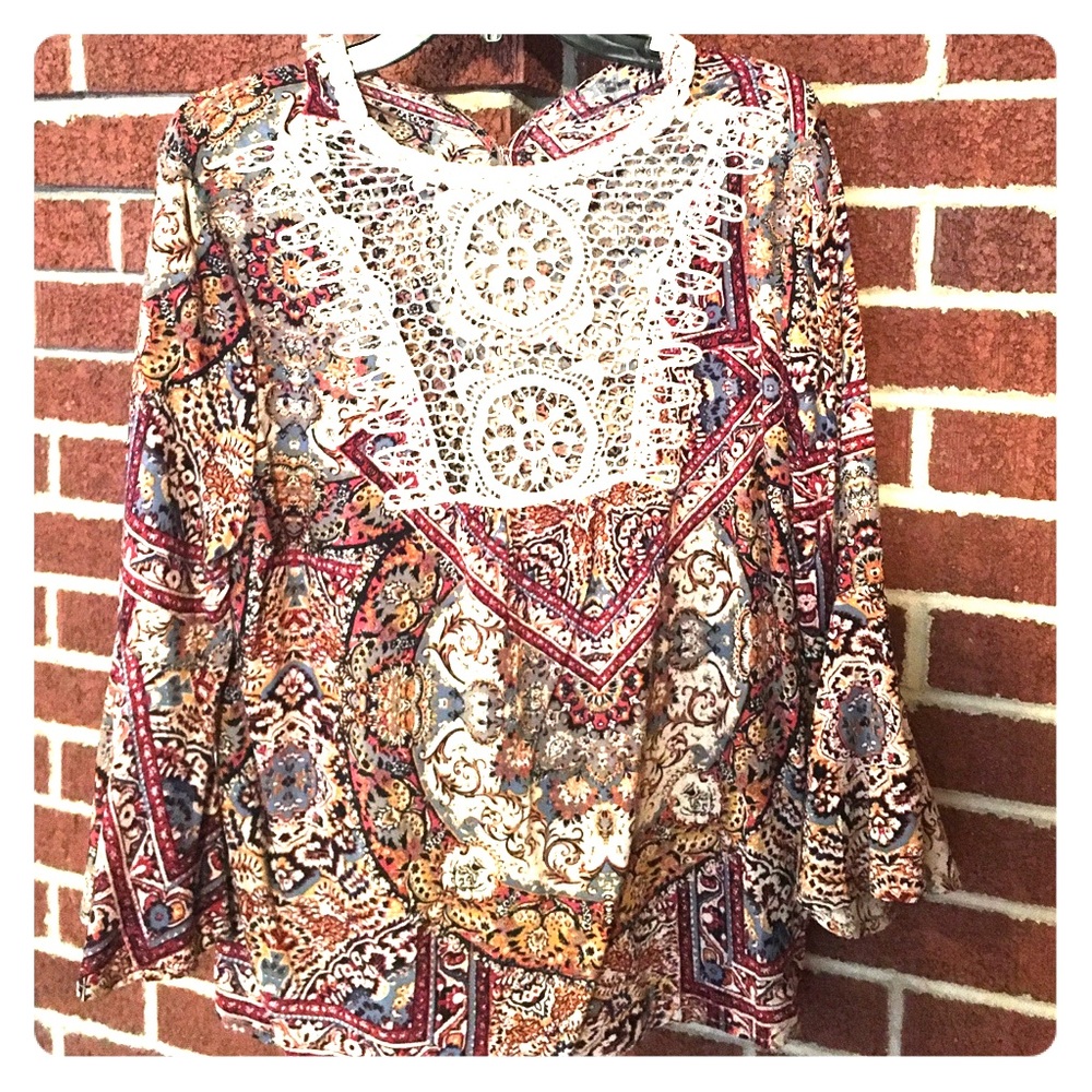 Long sleeved lace top
