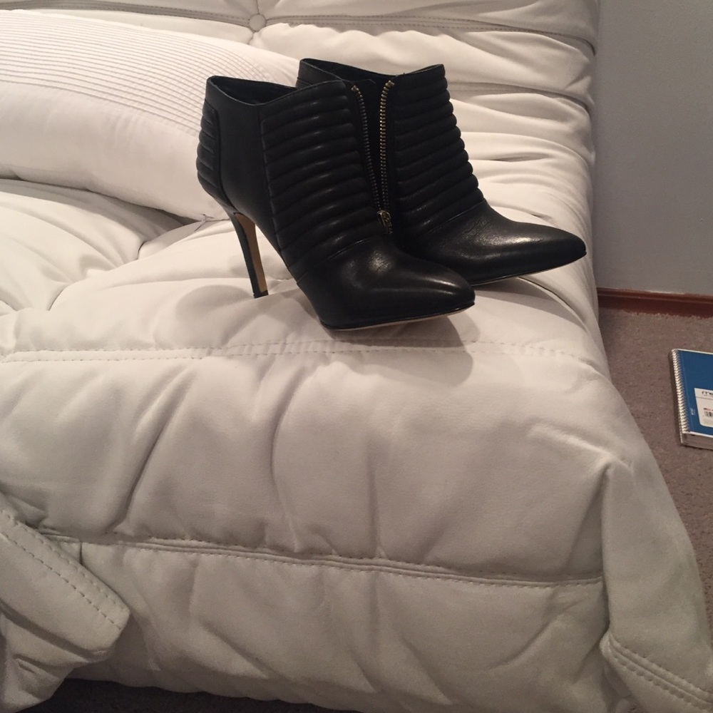 Black leather Ann Taylor bootie