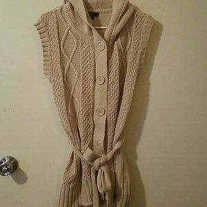 Hoodie sleeveless sweater