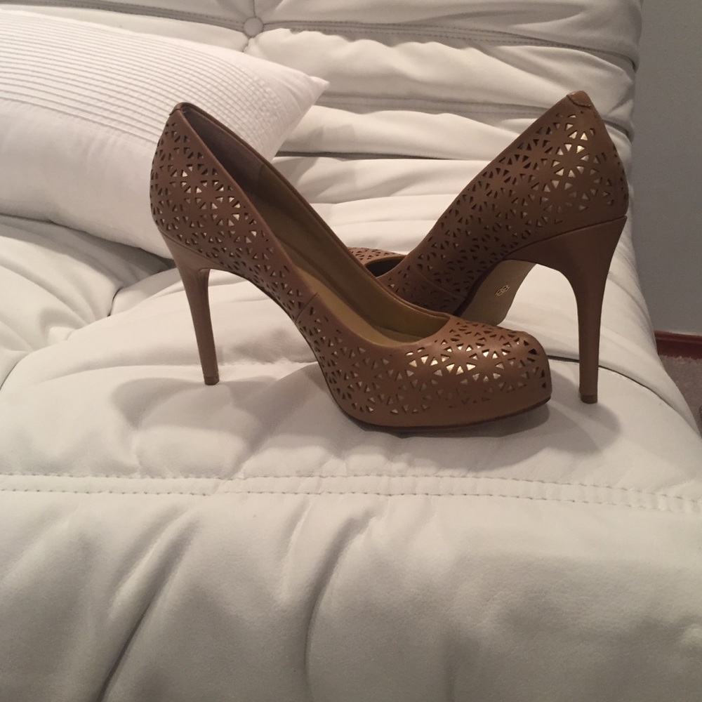 Ann Taylor pumps
