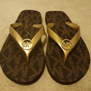 Michael Kors Flip Flops11