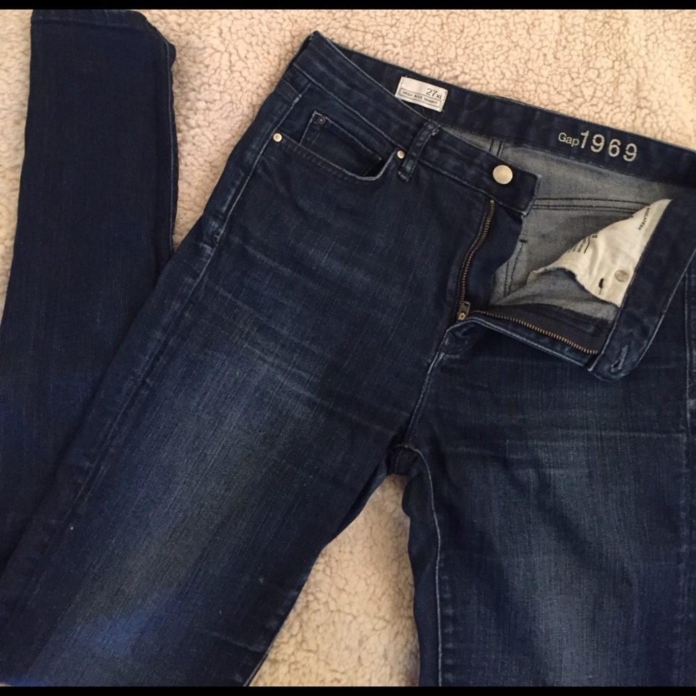 High waisted jeans