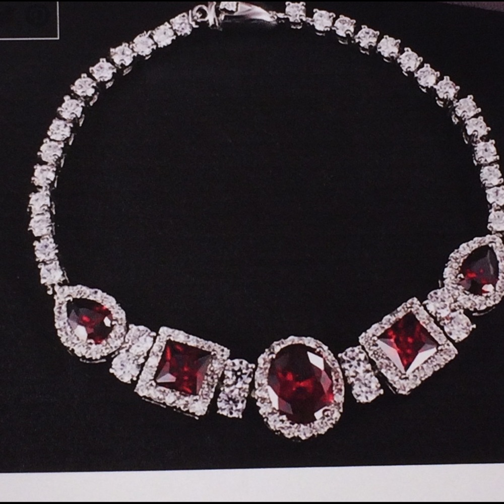🎊HP6/22/17🎊 NEW  Royal bracelet, Genuine Stones