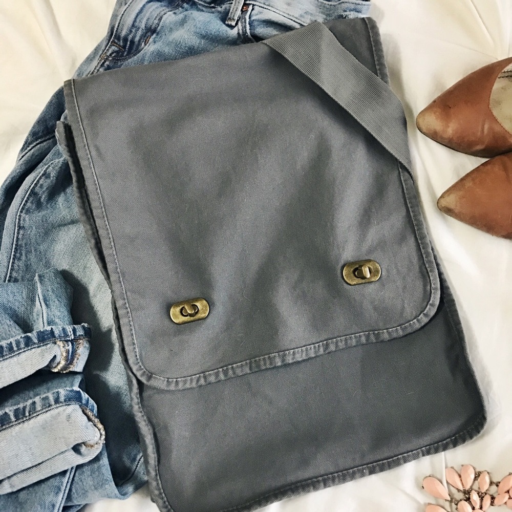 ✨ denim blue cross body canvas bag.