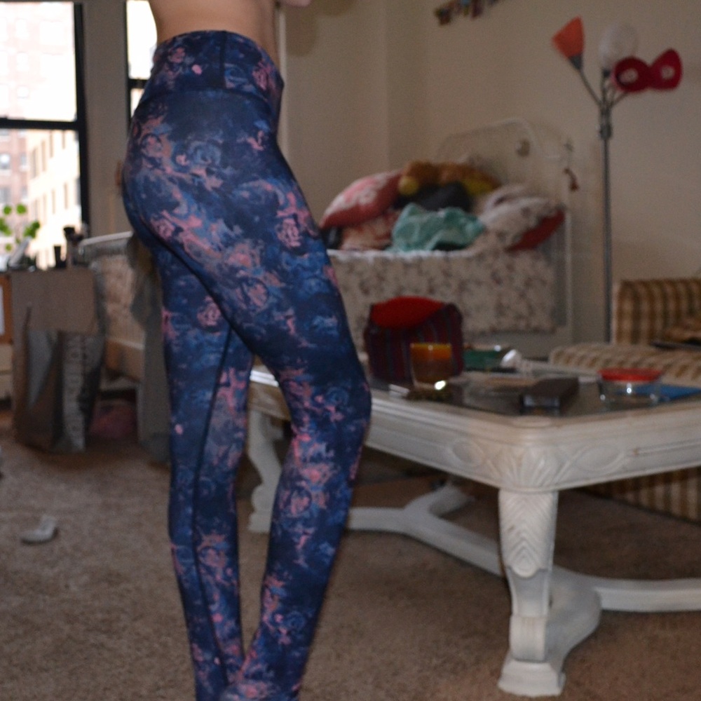Brand New Lululemon printed leggings