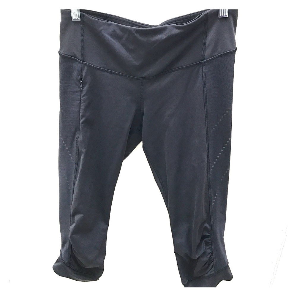Lululemon Size 6 Workout crops. Good condition.