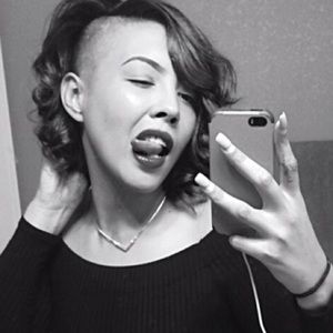 Meet your Posher, Bee